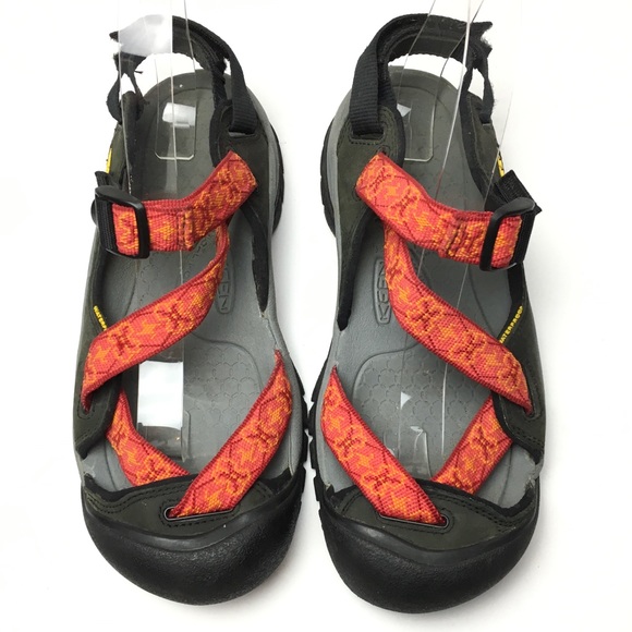 keen strappy sandals